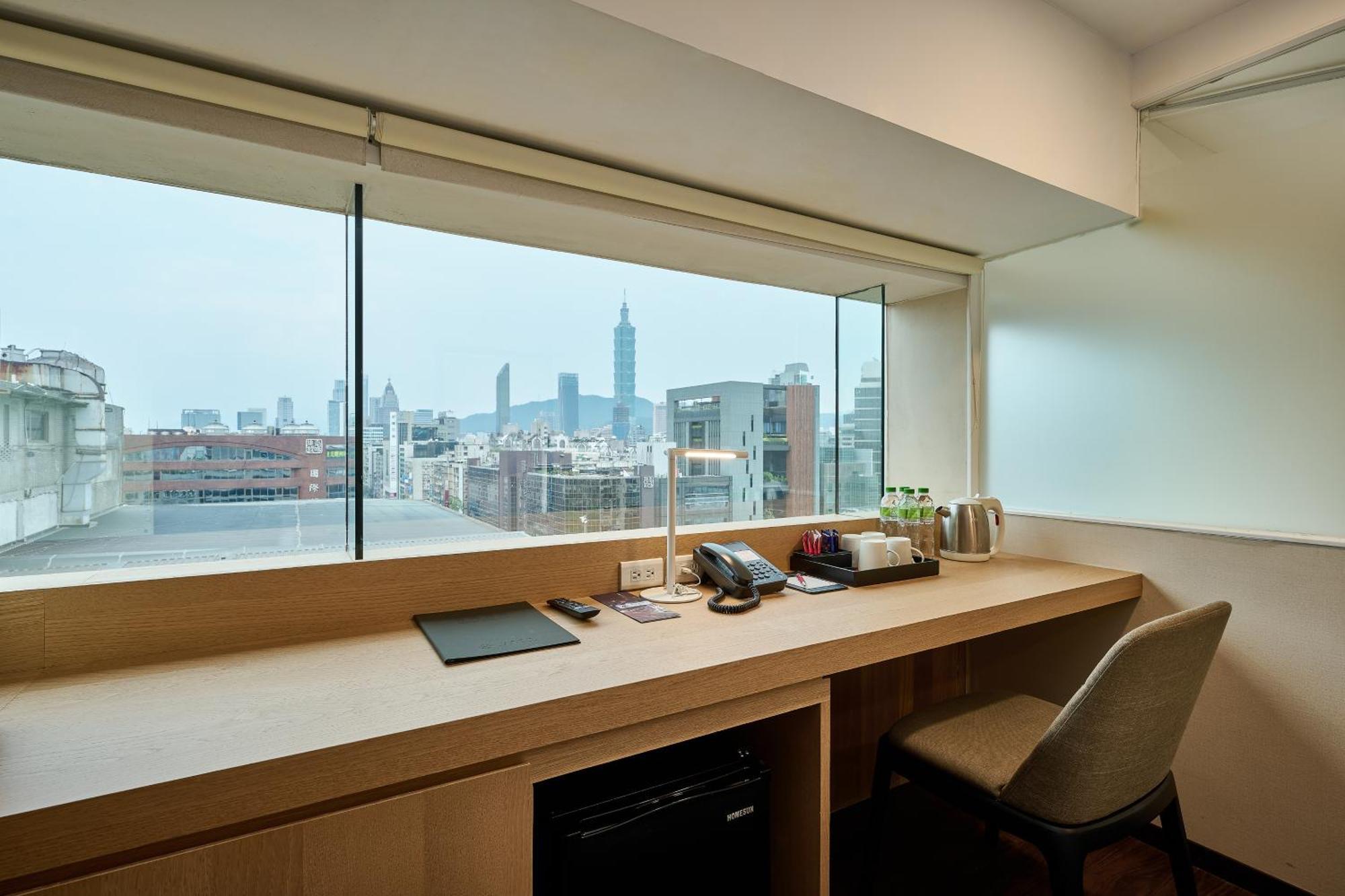 Eastin Taipei Hotel Bagian luar foto