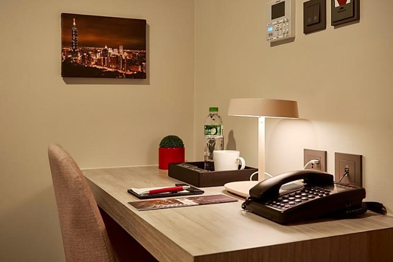 Eastin Taipei Hotel Bagian luar foto