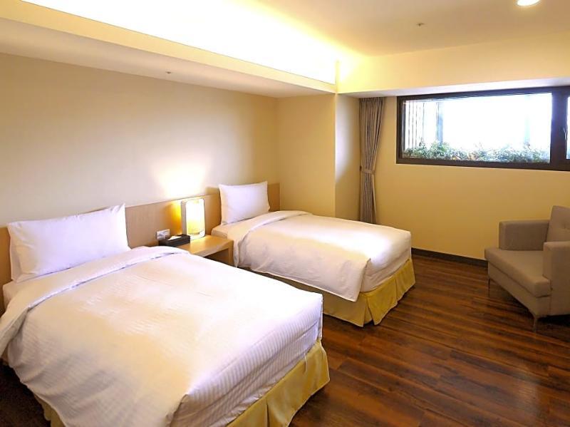 Eastin Taipei Hotel Bagian luar foto